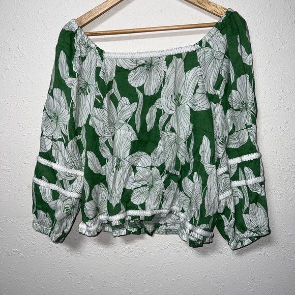 Tahari Green and White Boxy 3/4‎ Sleeve Blouse - Picture 2 of 5